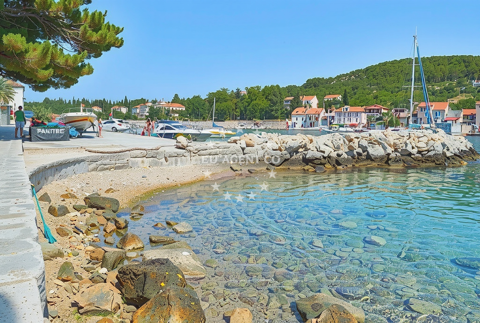 Shoreline and swimming area at Sidrište, Prvić Luka (Prvić) Beach in Sidrište