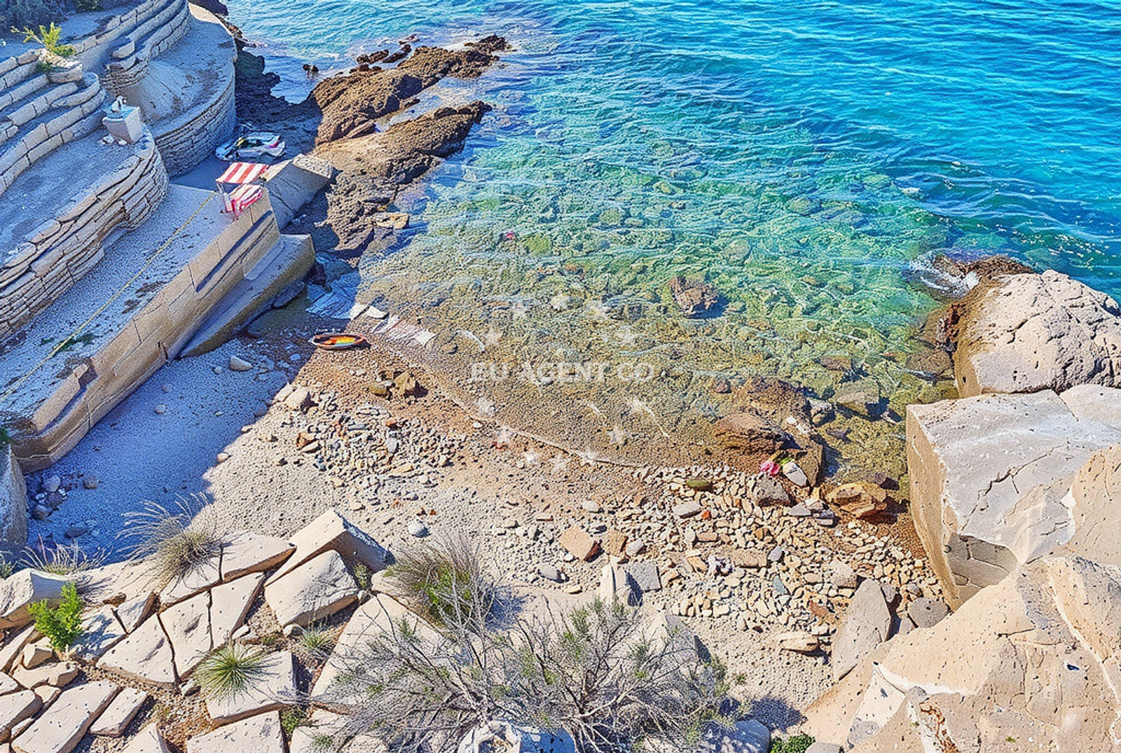 Shoreline and swimming area at Šilo 2, Lopar (Rab) Beach in Šilo 2