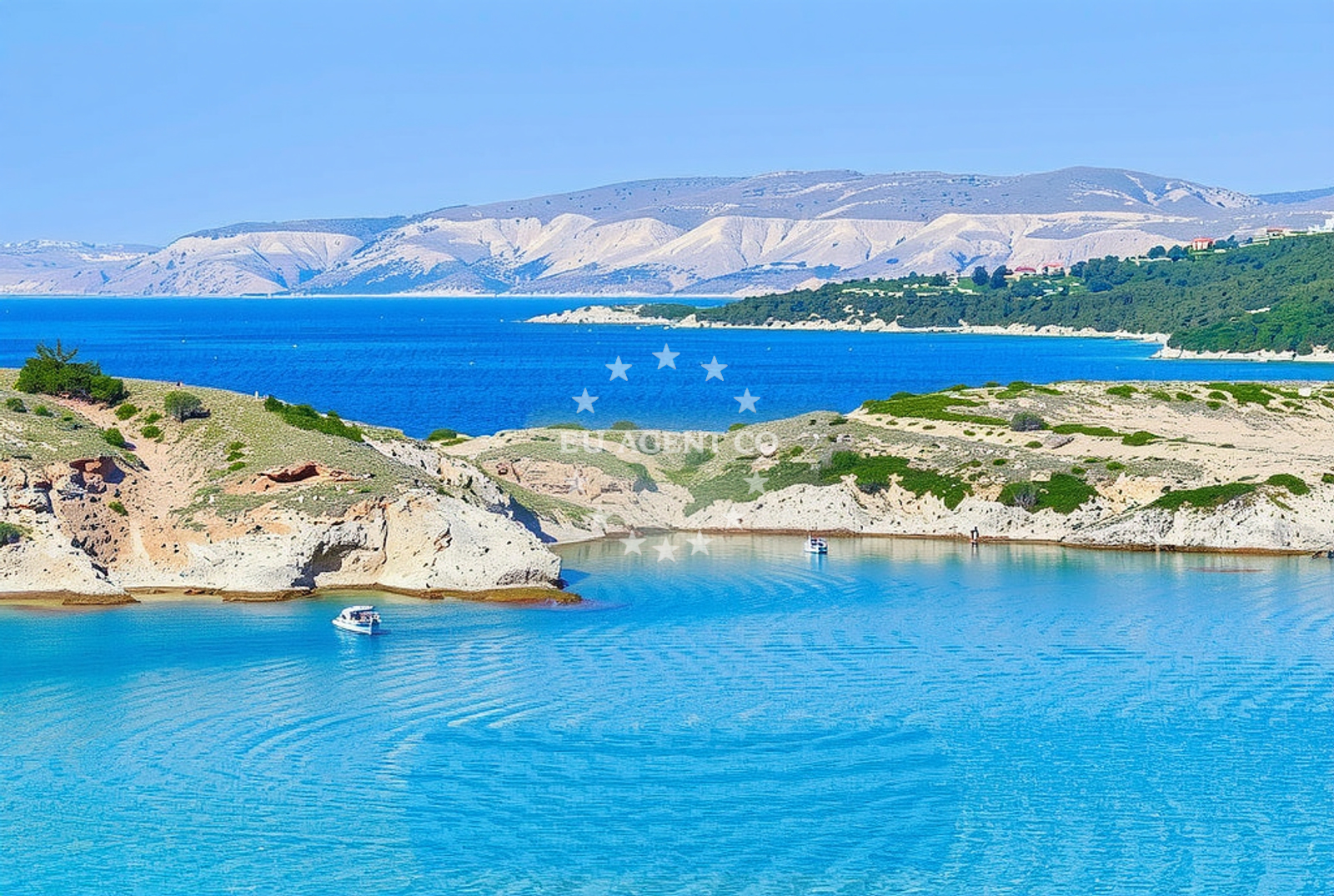 Shoreline and swimming area at Šilo jug, Lopar (Rab) Beach in Šilo jug