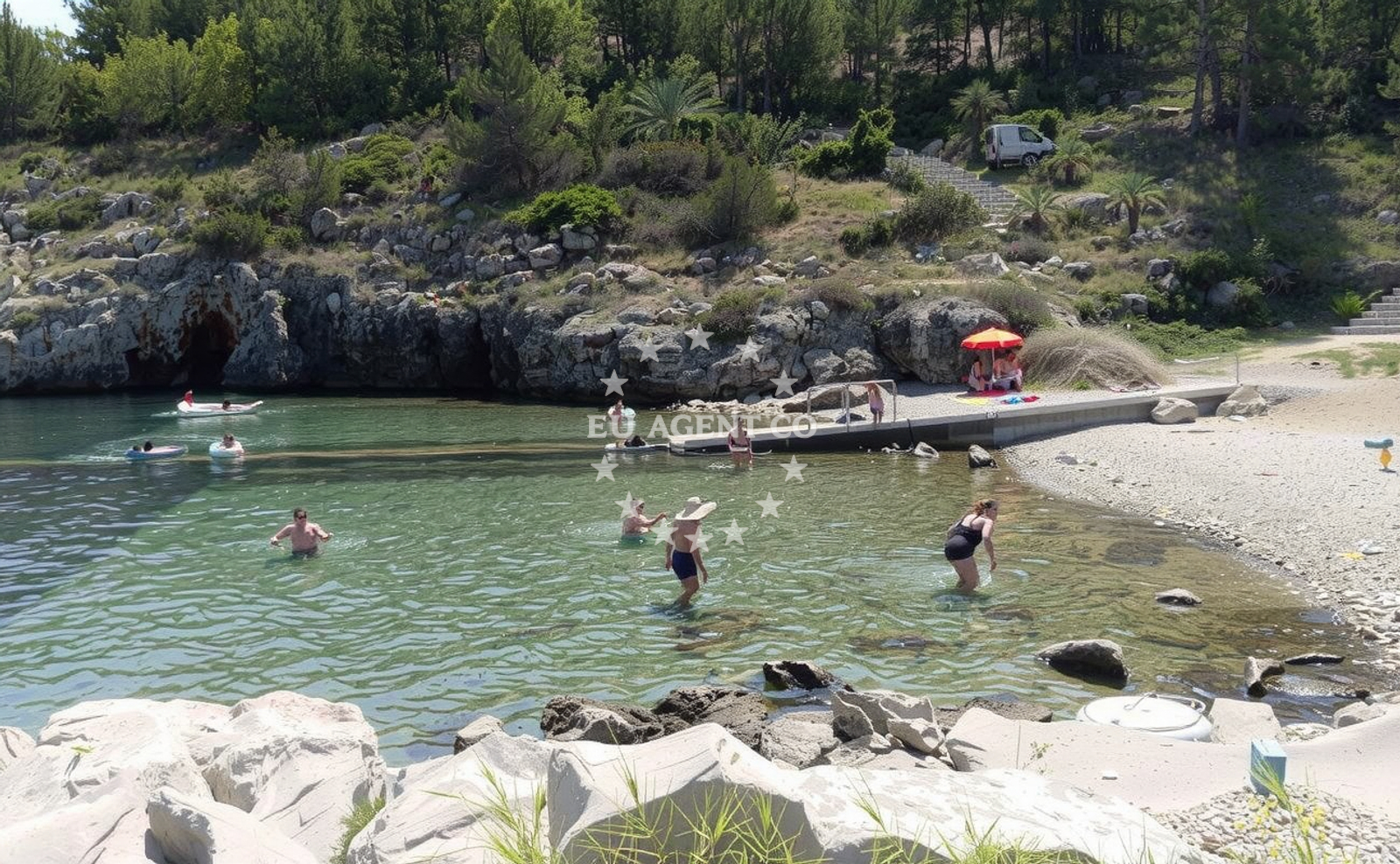 Additional view of Silo a bay beach in 12 Ulica Sveti Mikul, Šilo