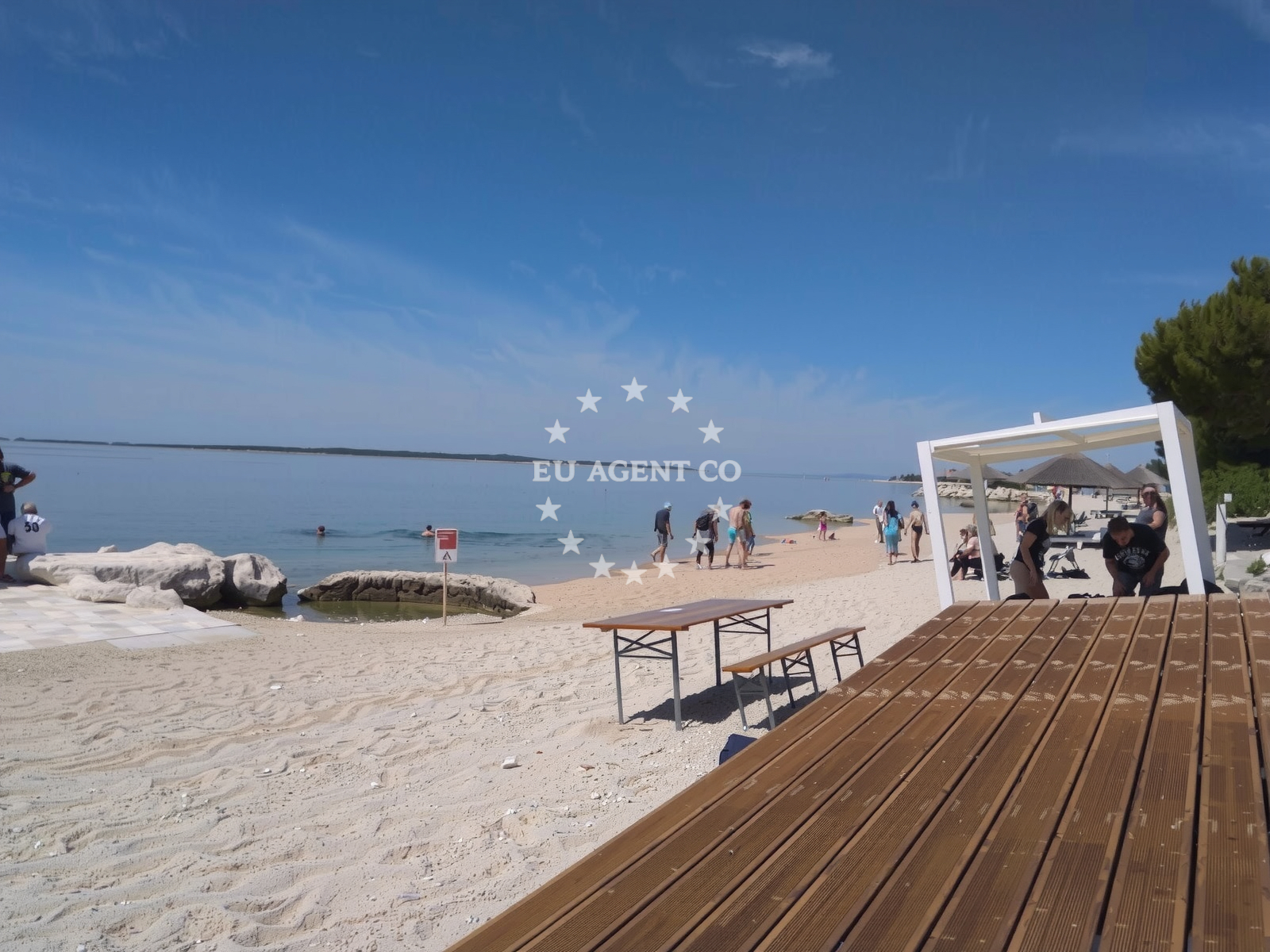 Additional view of Simuni II beach
