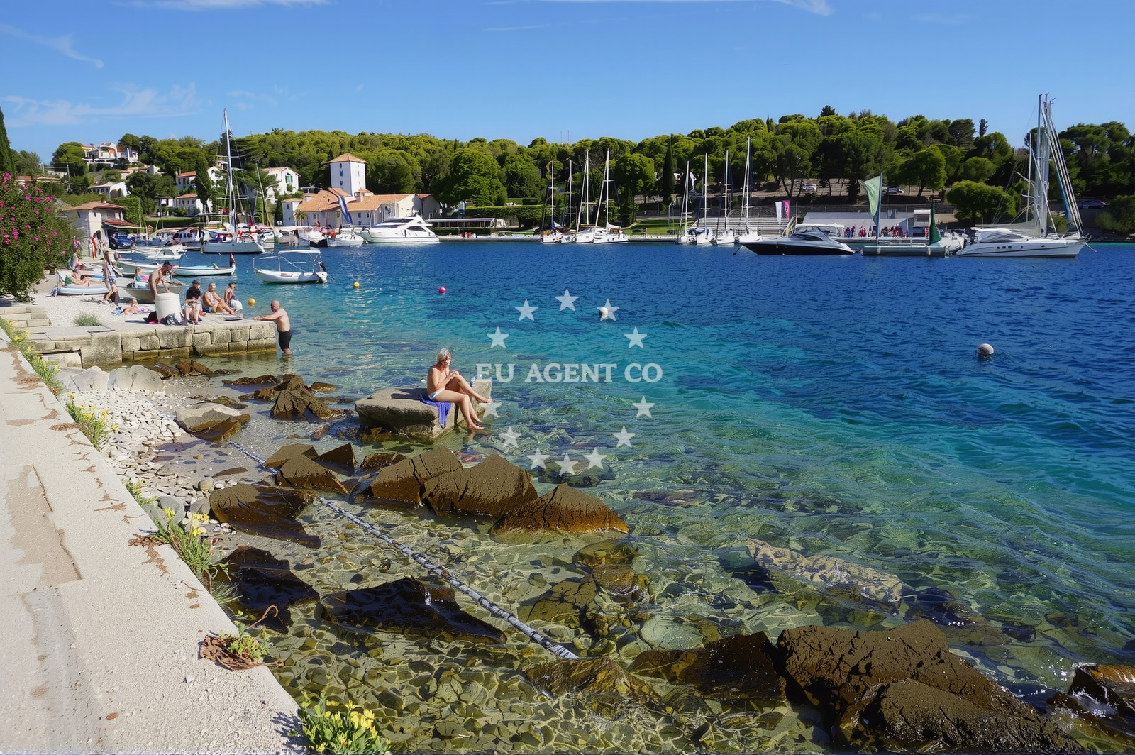 Overview of Sipova beach in Domovinskog rata 74b, Maslinica