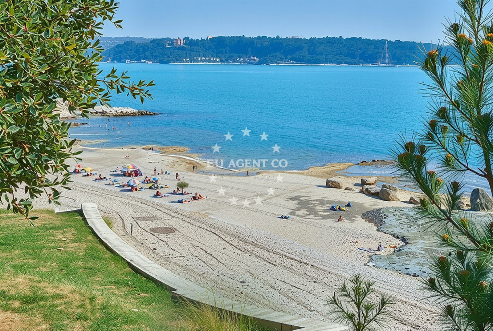 Overview of Sirena (dog beach), Novigrad (Istarska županija) Beach in Sirena (plaža za pse)
