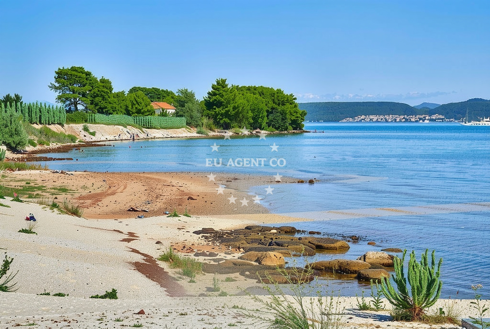 Beach facilities and surroundings at Sita (dog beach), Mrljane (Pašman) Beach in Sita (plaža za pse)
