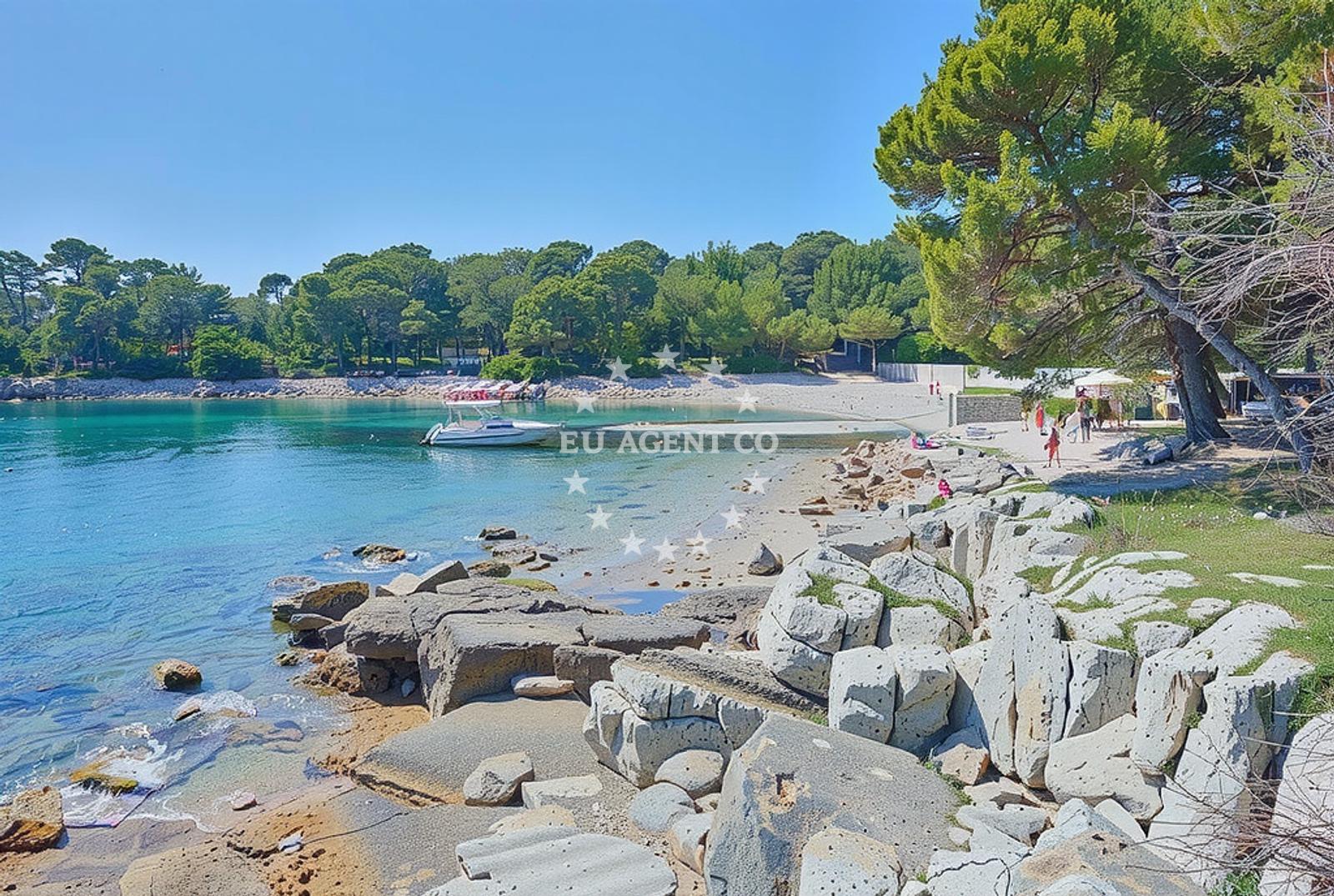 Additional view of Skaraba beach in Luje Adamovica 31, Rovinj
