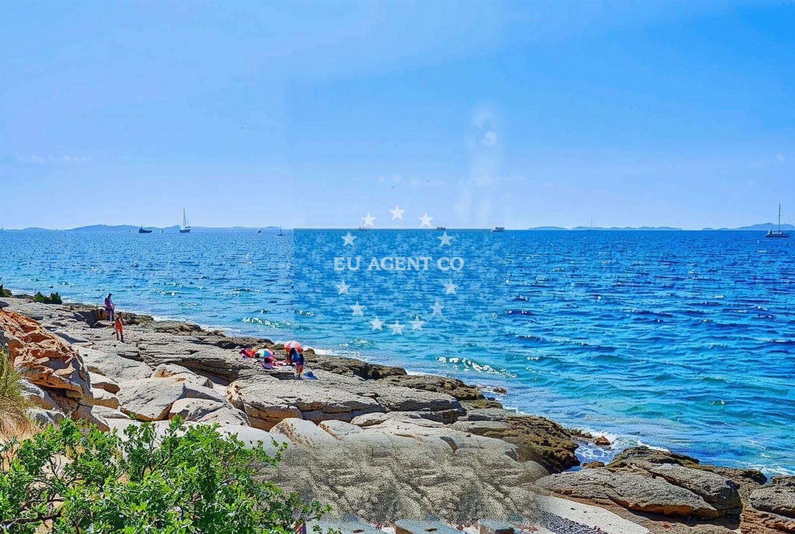Sea and coastal view of Školjić (FKK), Murter (Murter) Beach in Školjić (FKK)