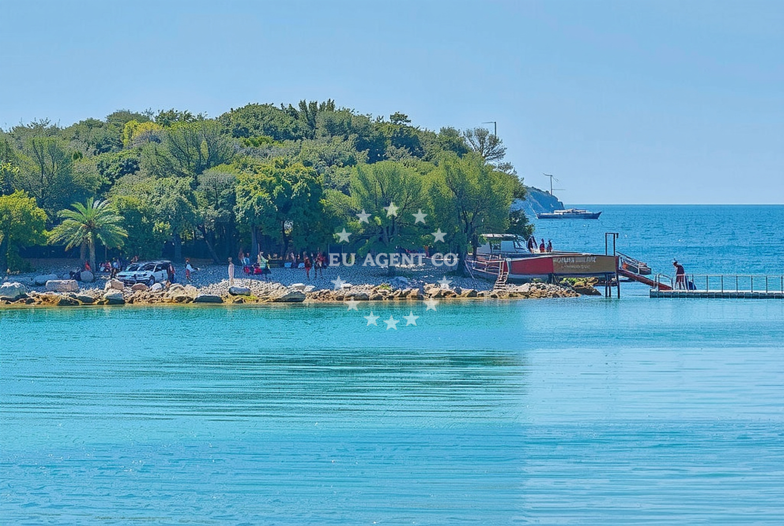 Shoreline and swimming area at Školjić, Funtana Beach in Školjić
