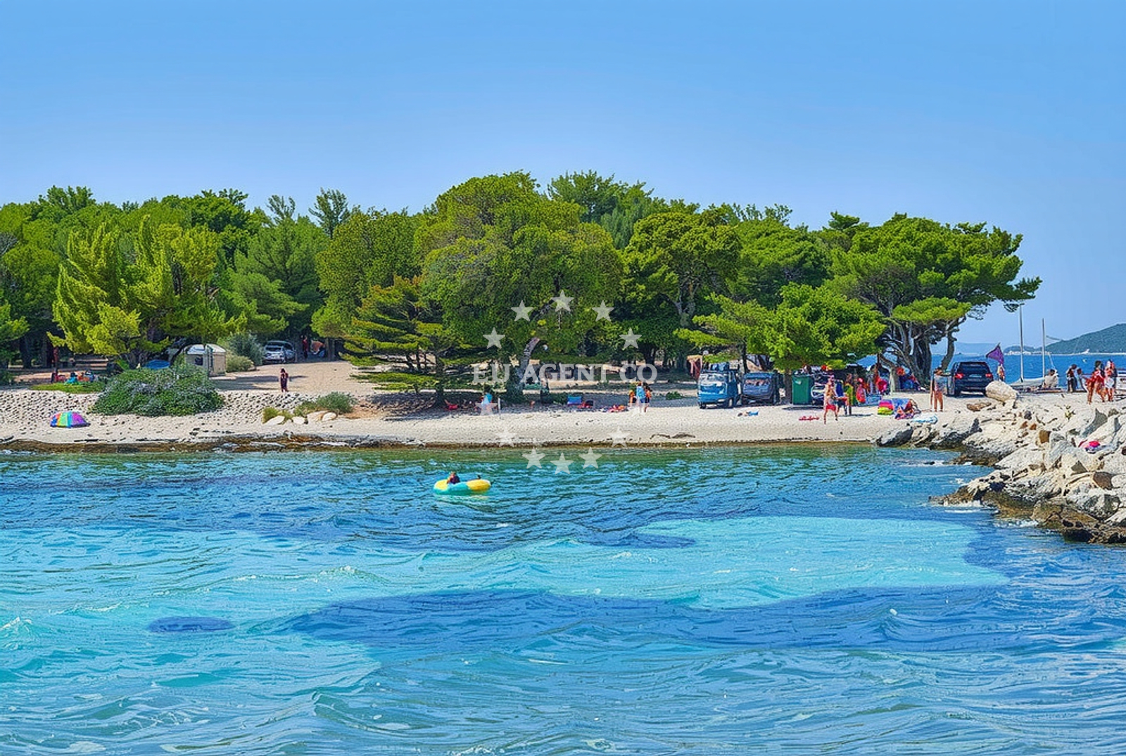 Shoreline and swimming area at Školjić istok, Murter (Murter) Beach in Školjić istok