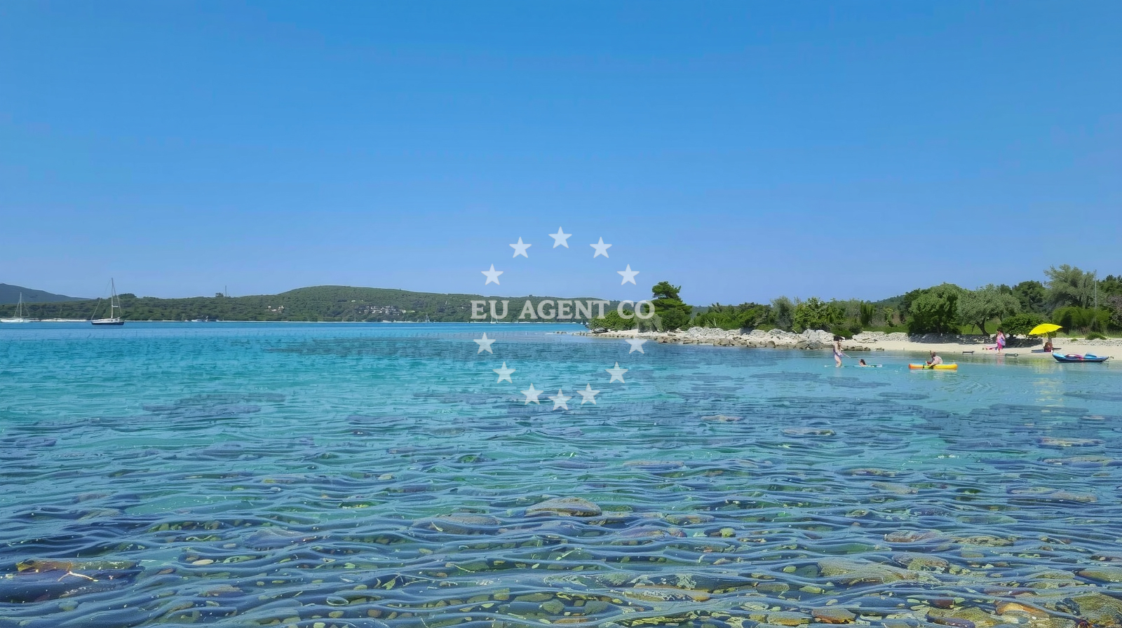 Beach facilities and surroundings at Skraca Beach in Ribarska obala 11, Muline, Ugljan