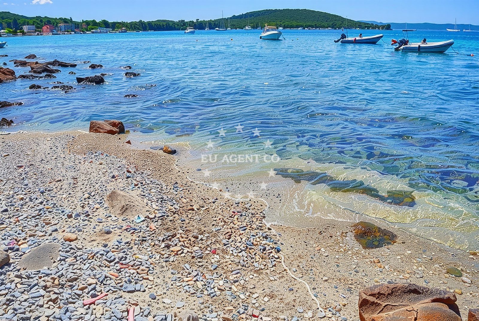 Shoreline and swimming area at Skrača jug, Ugljan (Ugljan) Beach in Skrača jug