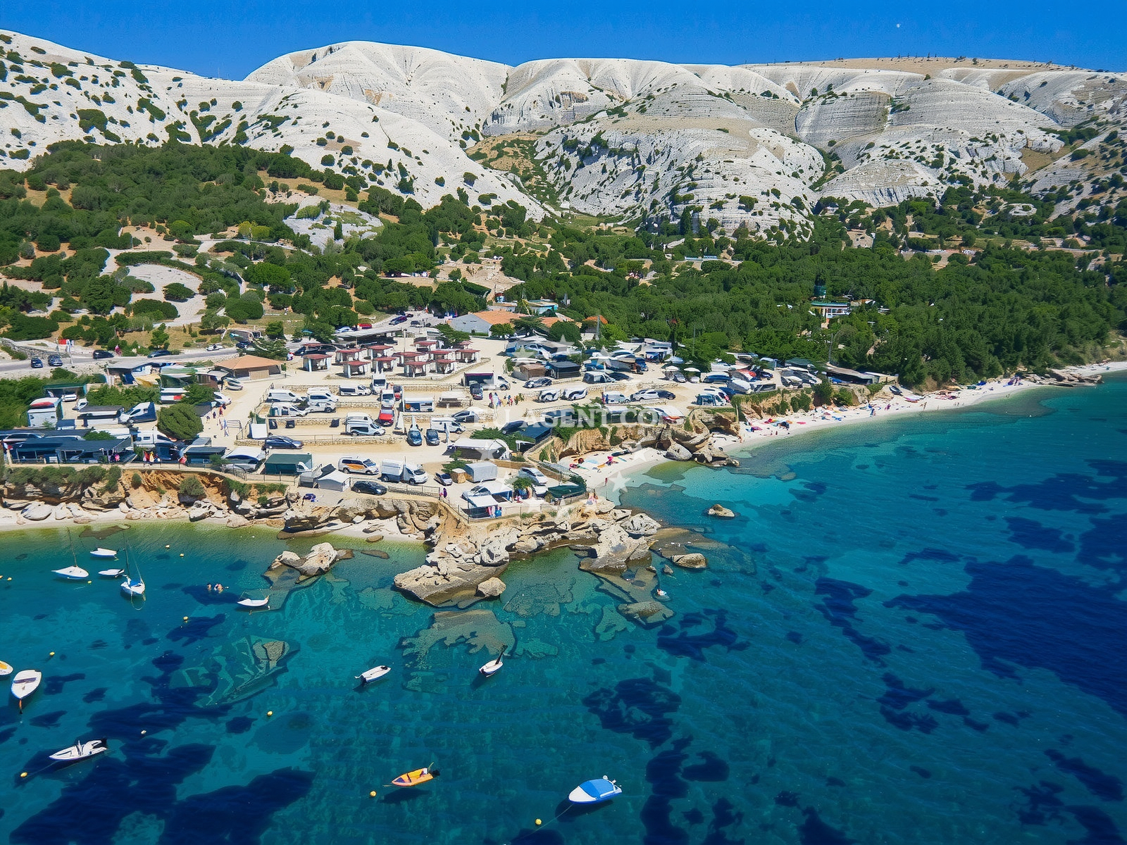 Shoreline and swimming area at Skrila beach in Stara Baska 1, Stara Baška