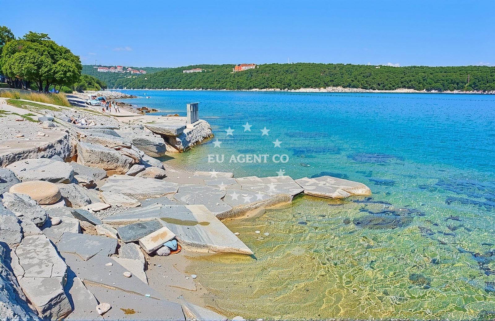 Shoreline and swimming area at Škrila, Pavićini Beach in Škrila