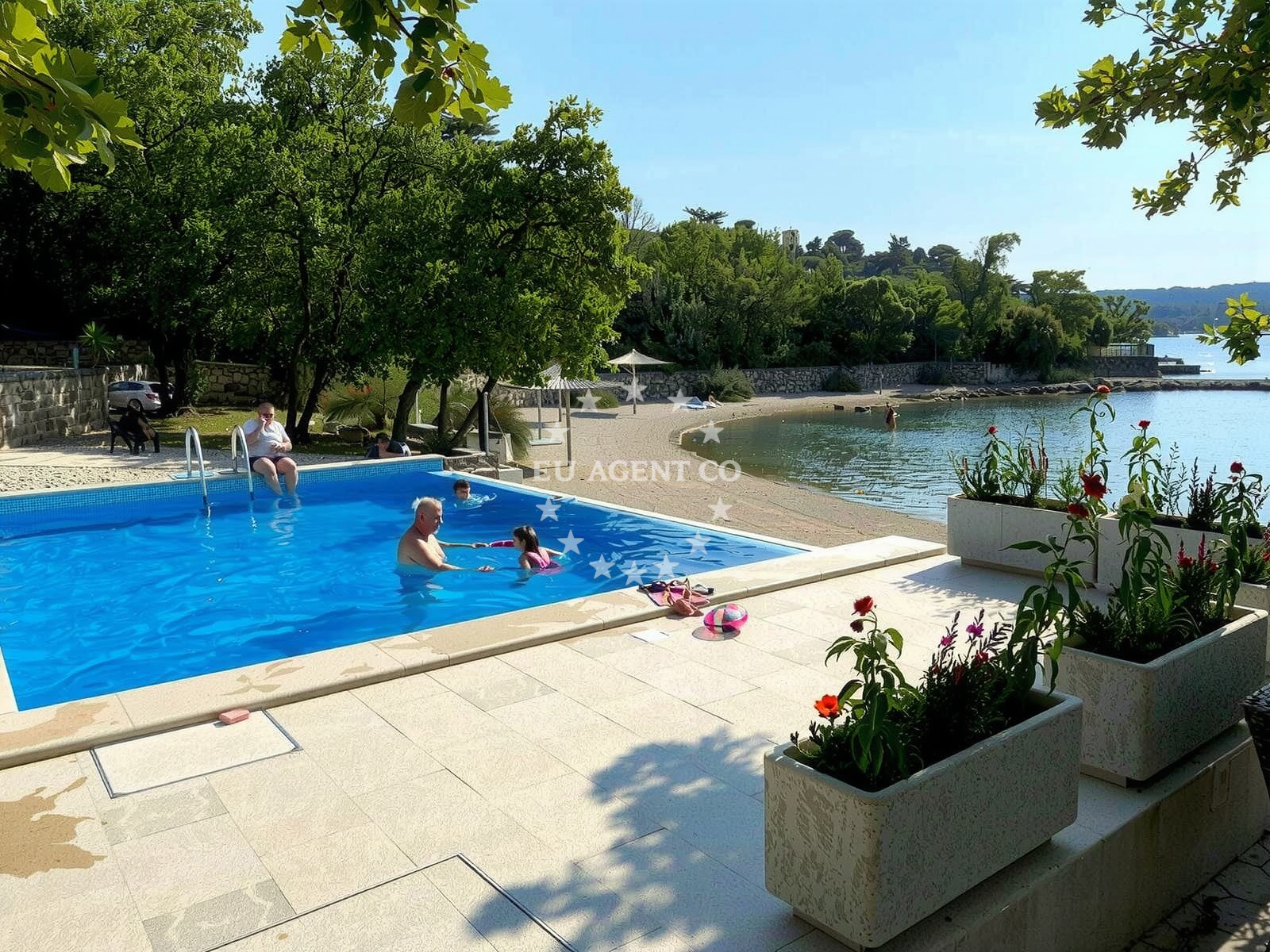 Beach facilities and surroundings at Slamni Beach in Klimno 16e, Klimno