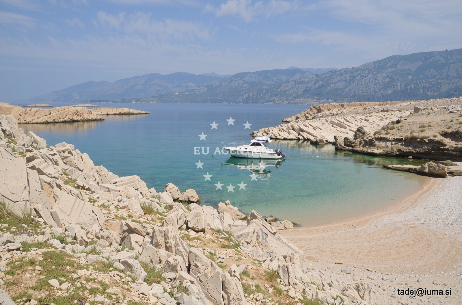 Overview of Slana Bay in 31 Zadarska ulica, Pag