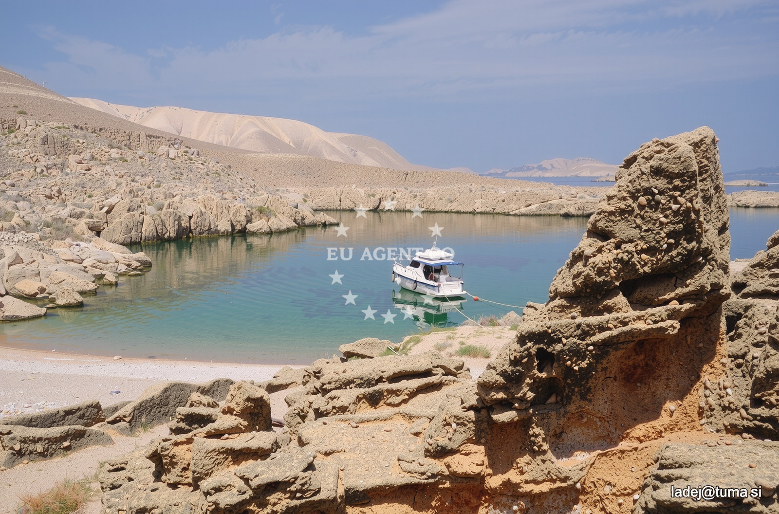 Sea and coastal view of Slana Bay in 31 Zadarska ulica, Pag