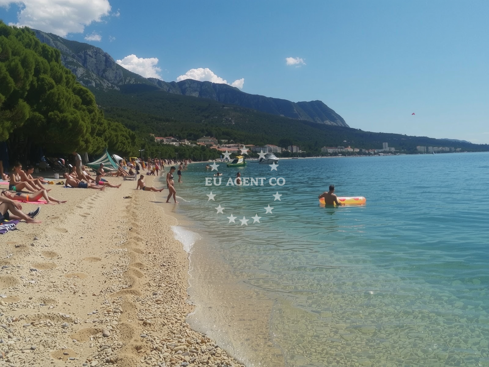 Shoreline and swimming area at Slatina beach in 77 Dračevice, Tučepi