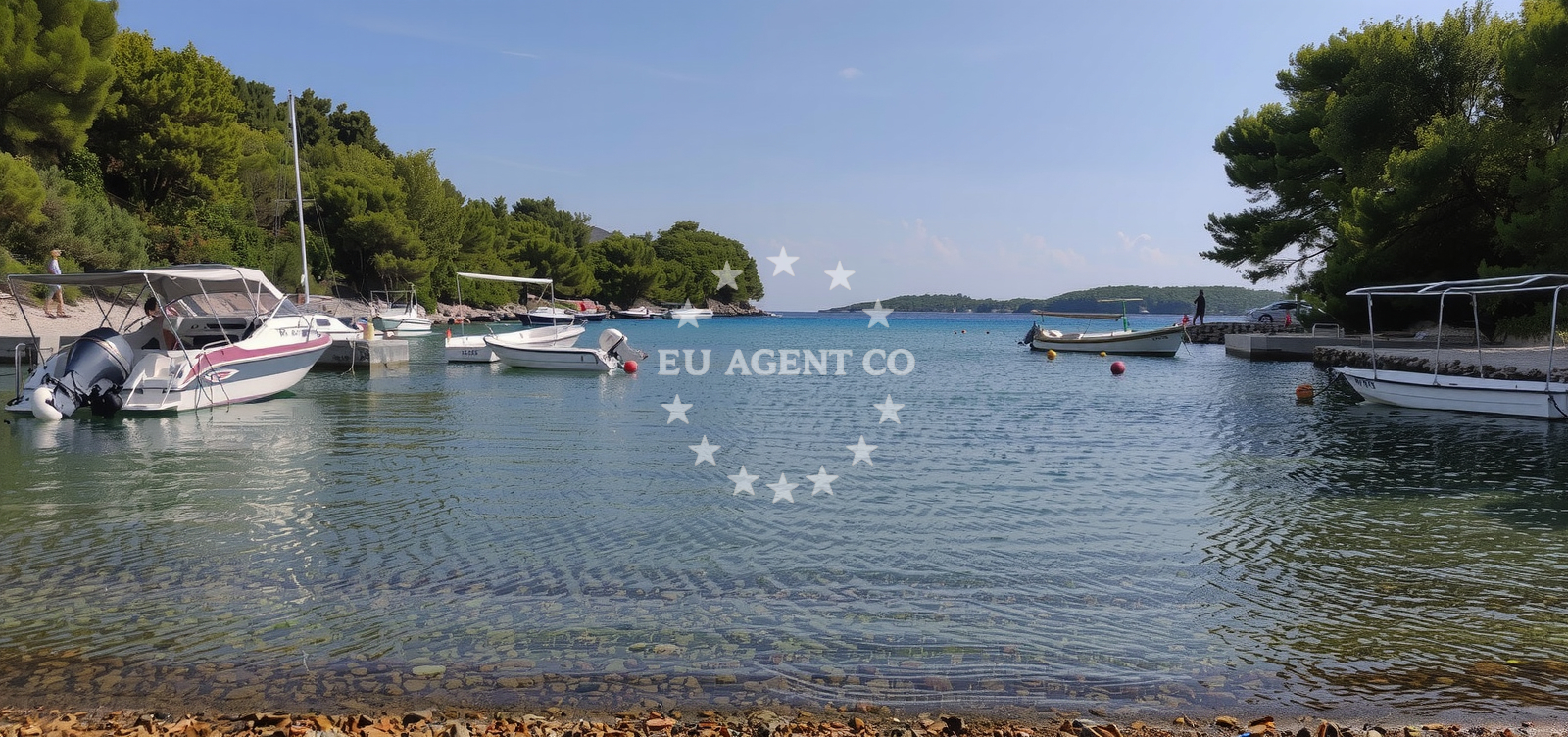 Beach facilities and surroundings at Slatina beach in Uvala Poplat Broj 40, Vela Luka