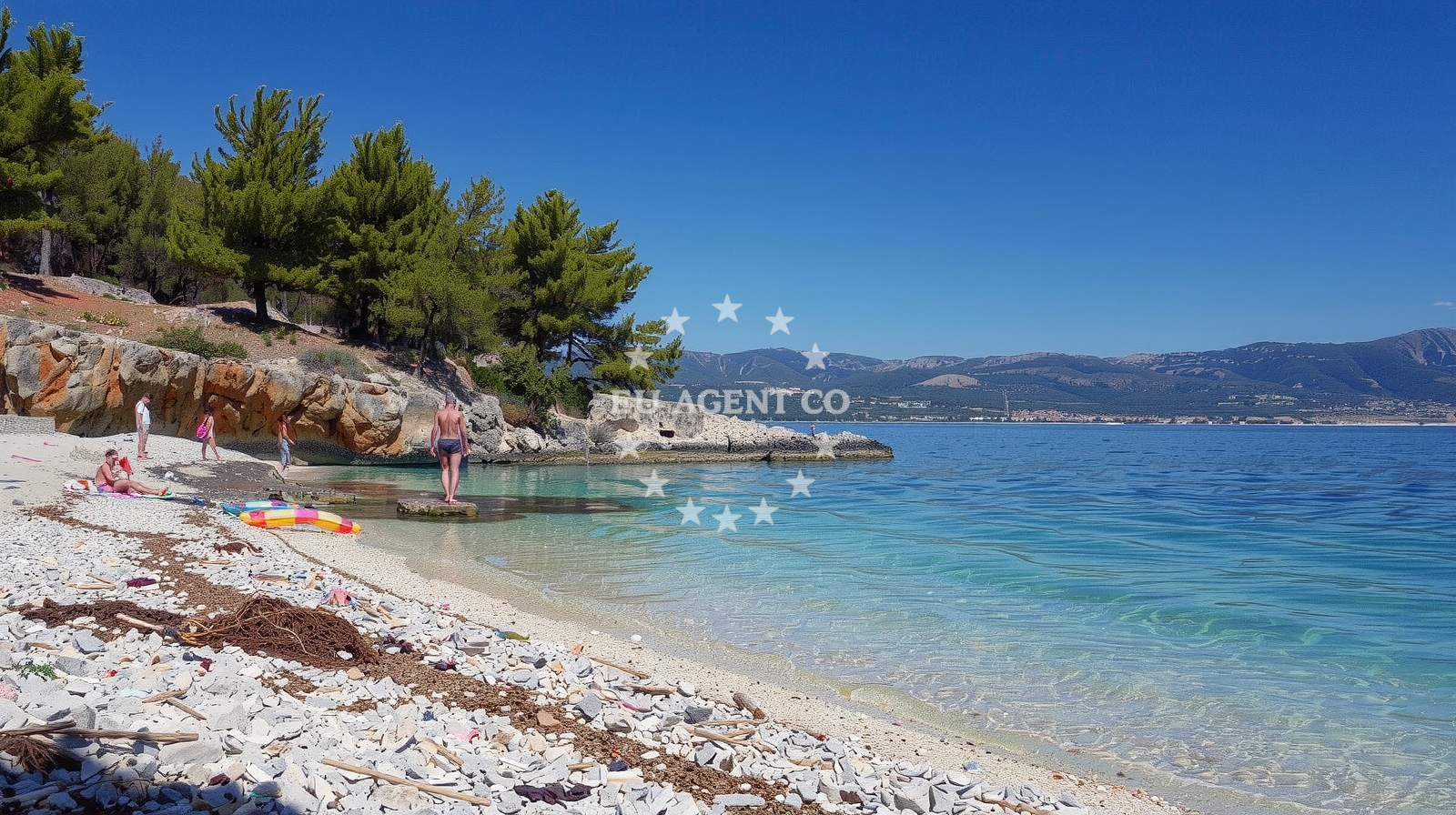 Beach facilities and surroundings at Slatine beach in Put slatišćaka 12, Slatine