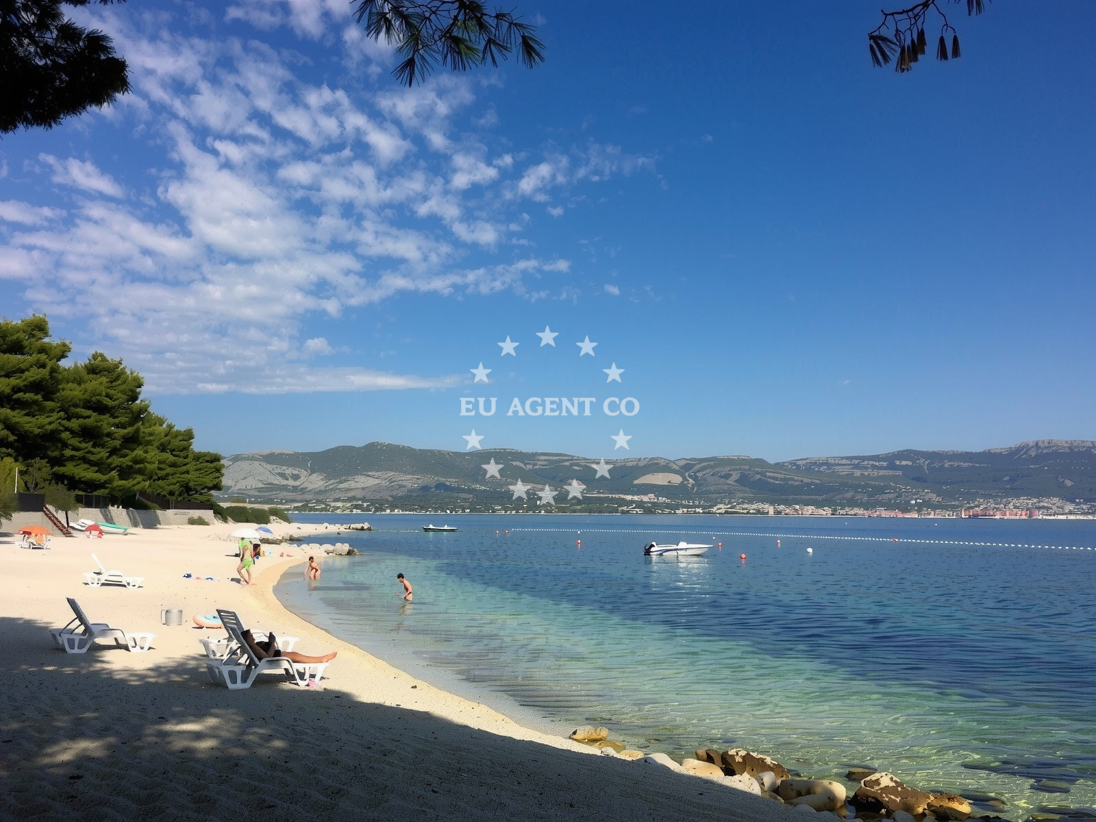 Beach facilities and surroundings at Slatine II beach in 21 Trogirska, Slatine