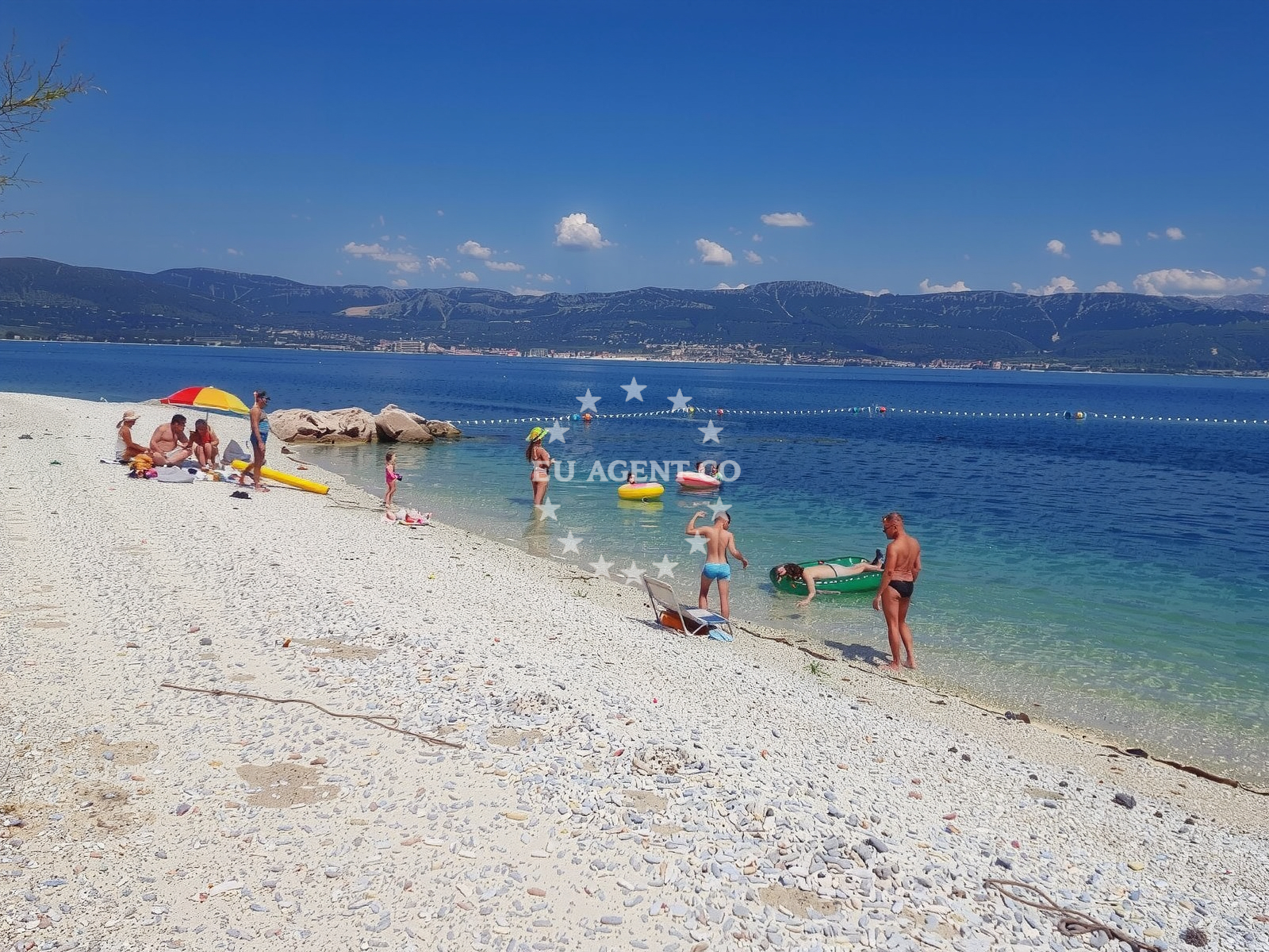 Overview of Slatine IV beach in , Slatine