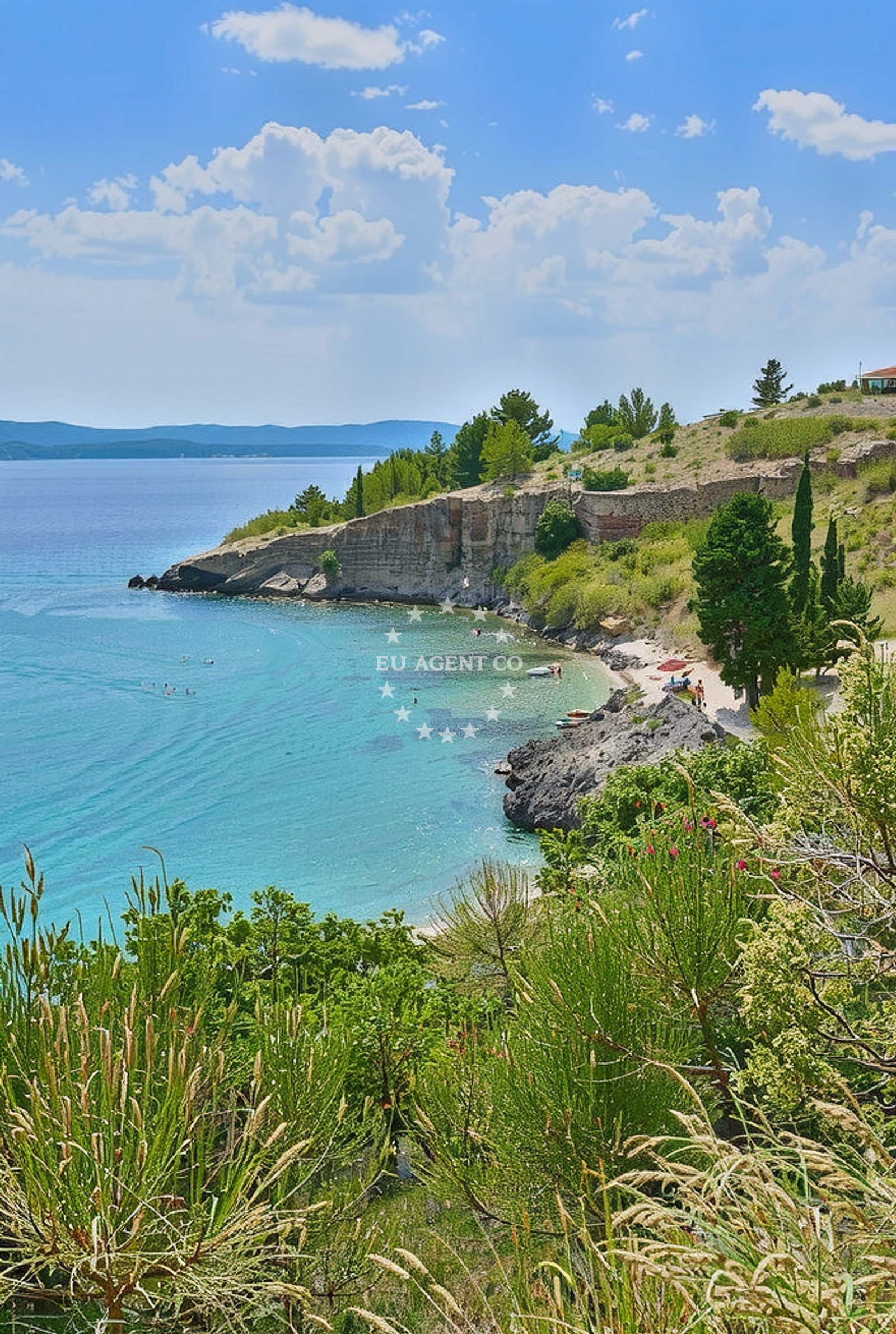Beach facilities and surroundings at Smokovje, Bol (Brač) Beach in Smokovje