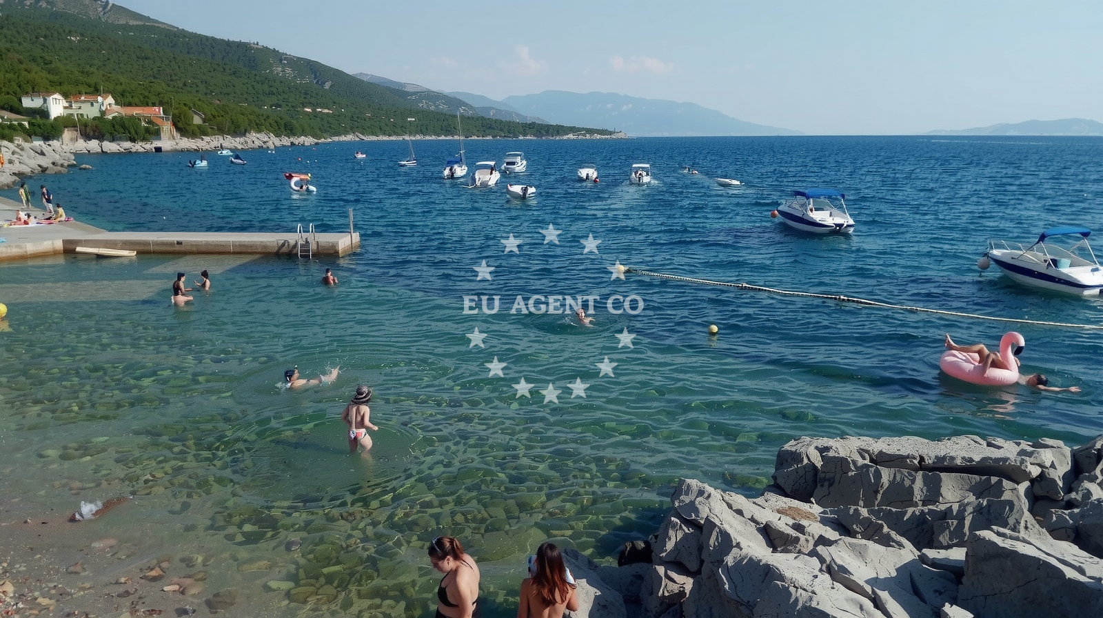 Shoreline and swimming area at Smokvica beach in Duga?ka ulica 11, Klenovica