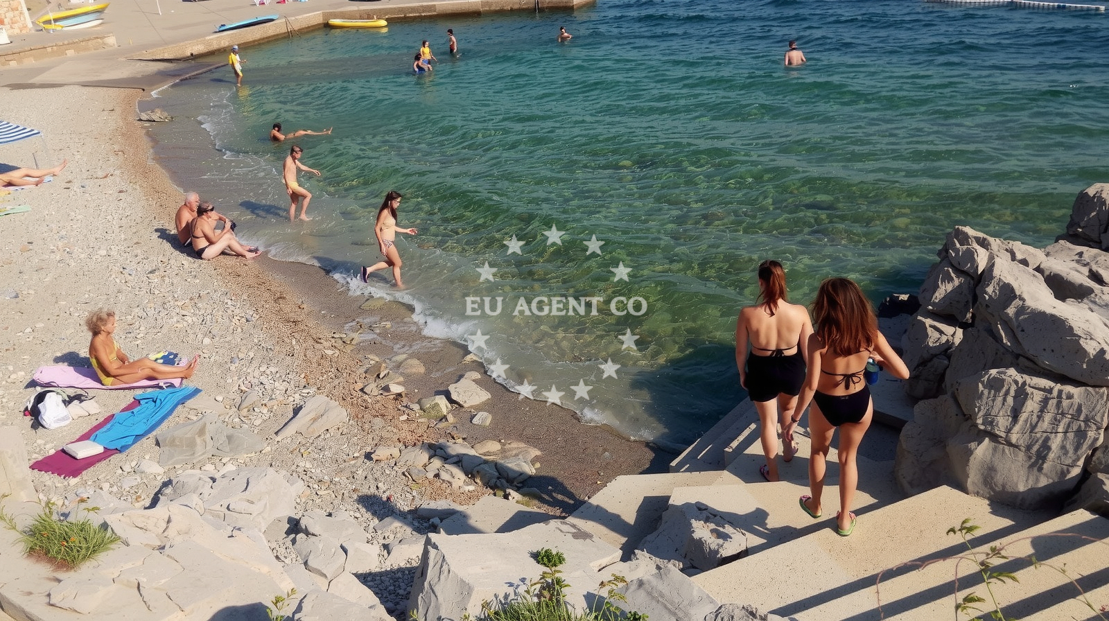 Beach facilities and surroundings at Smokvica beach in Duga?ka ulica 11, Klenovica