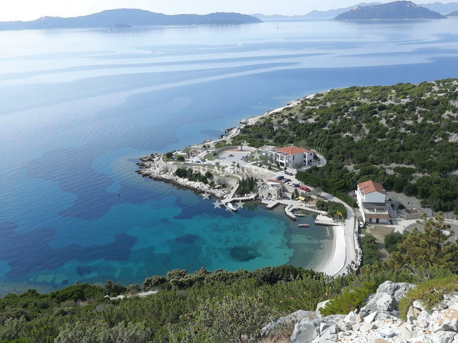 Beach facilities and surroundings at Smokvina beach in Banići 47, Banići