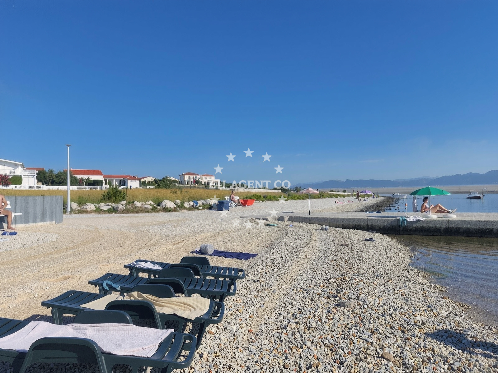 Additional view of Soldatica Beach in Soldatica 3/IV, Vir