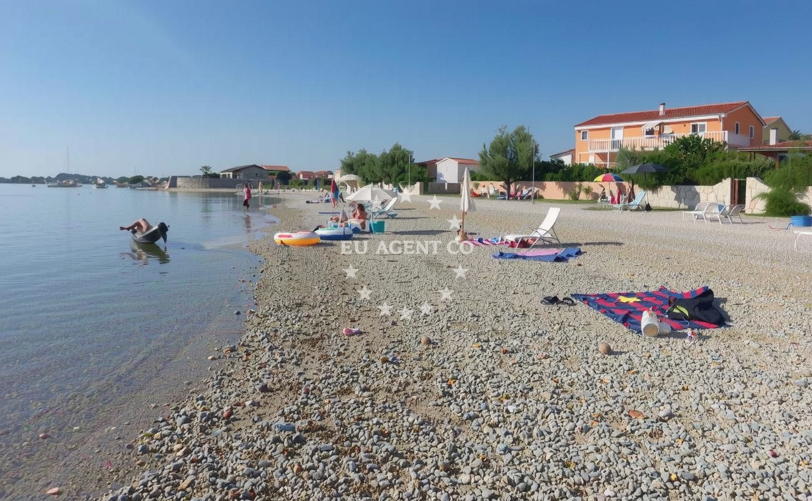 Additional view of Soldatica Beach in Soldatica 3/IV, Vir