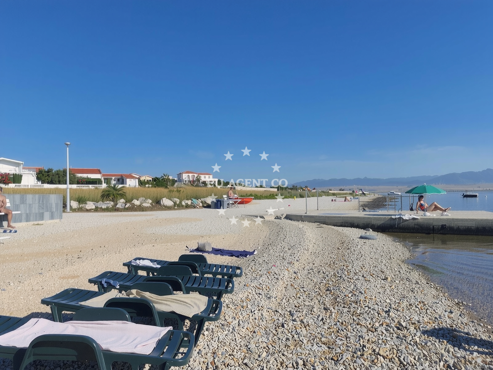 Additional view of Soldatica Beach in Soldatica 3/IV, Vir