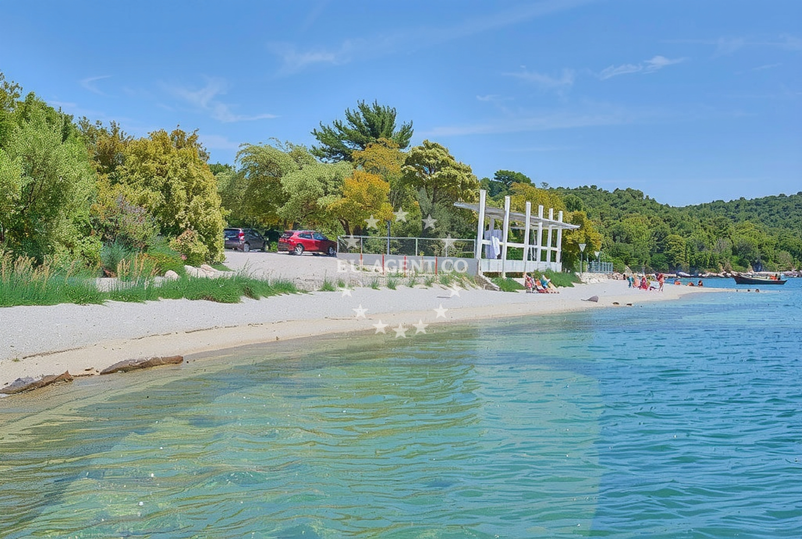 Beach facilities and surroundings at Soline, Pješčana Uvala Beach in Soline