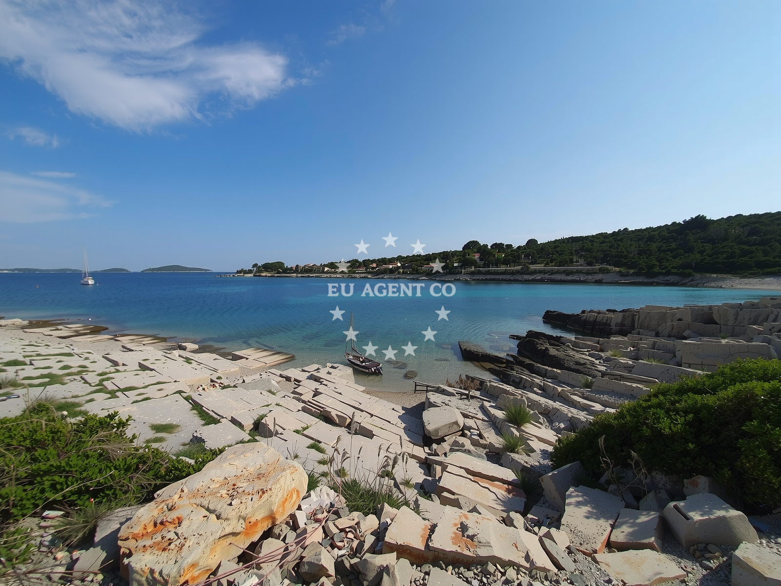 Additional view of Solinska Beach in Krc 2, Drvenik Veli