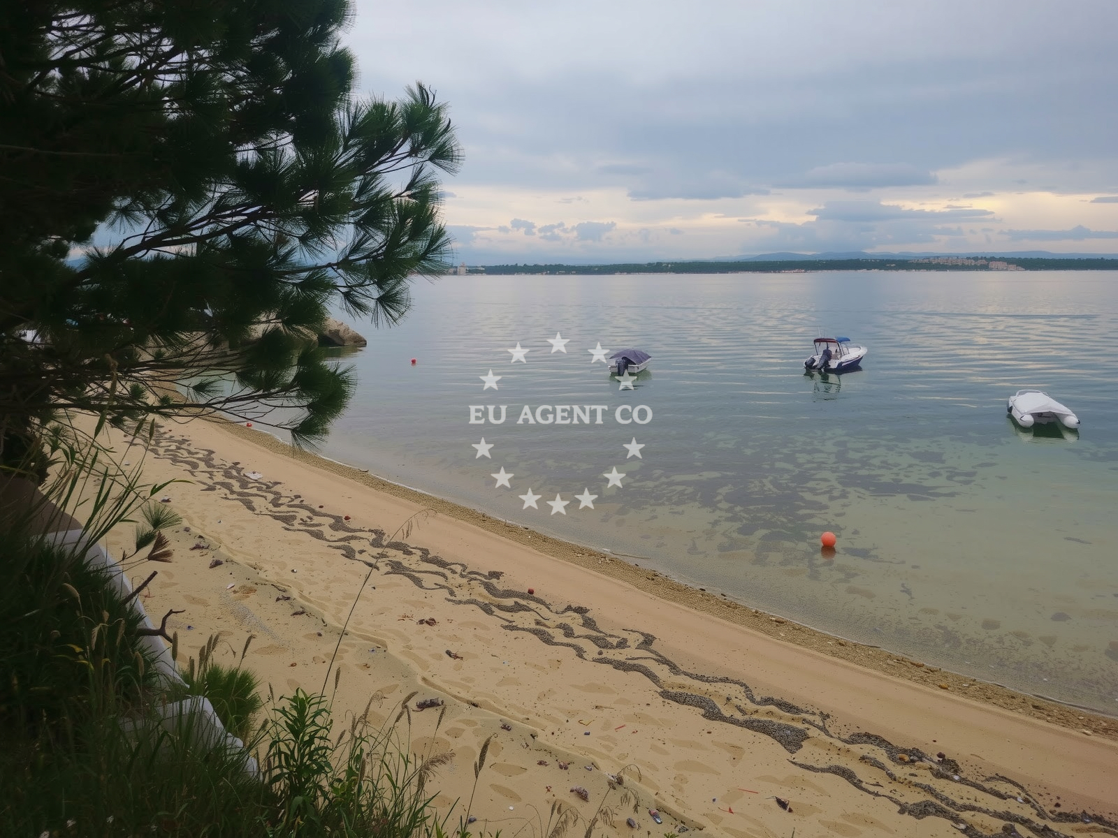 Sea and coastal view of Sovinje beach in Glavičine 44, Tkon