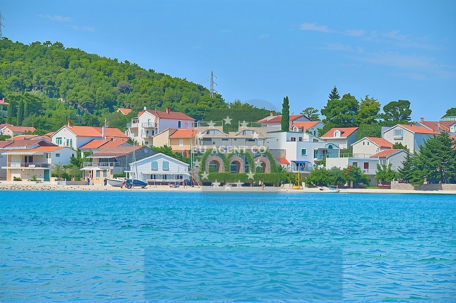 Shoreline and swimming area at Sparadici beach in Stubalj 8, Bilice