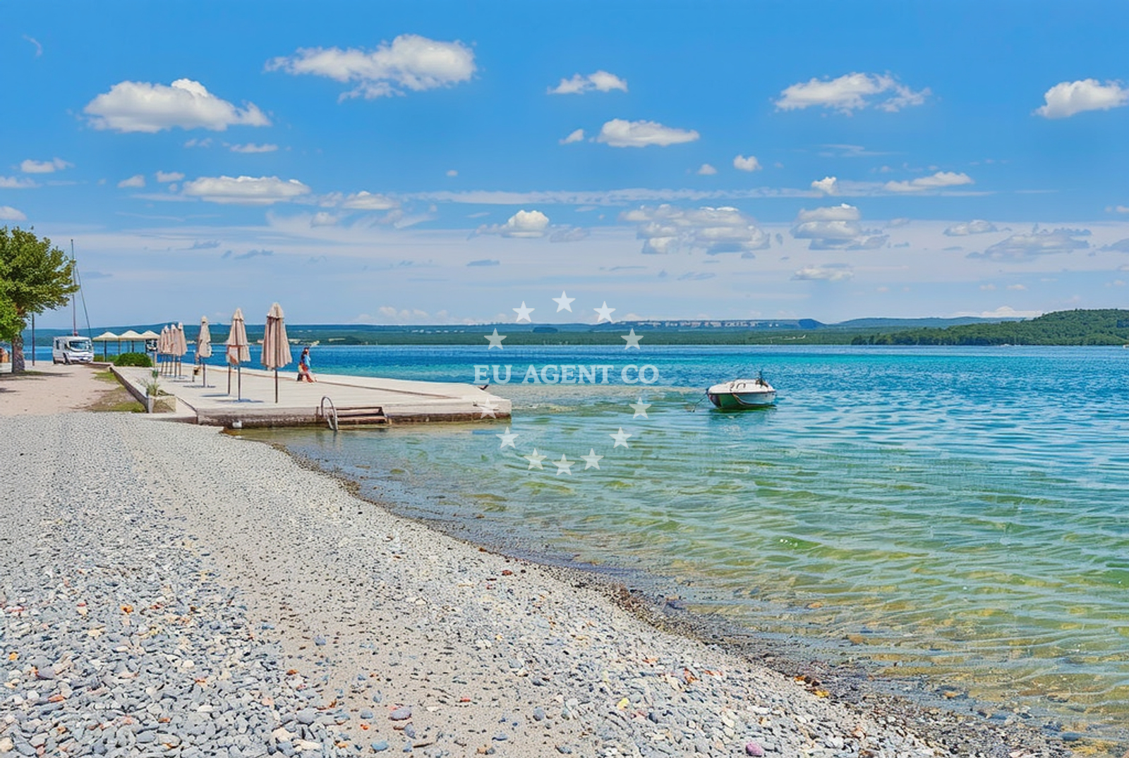 Beach facilities and surroundings at Sparadici beach in Stubalj 8, Bilice