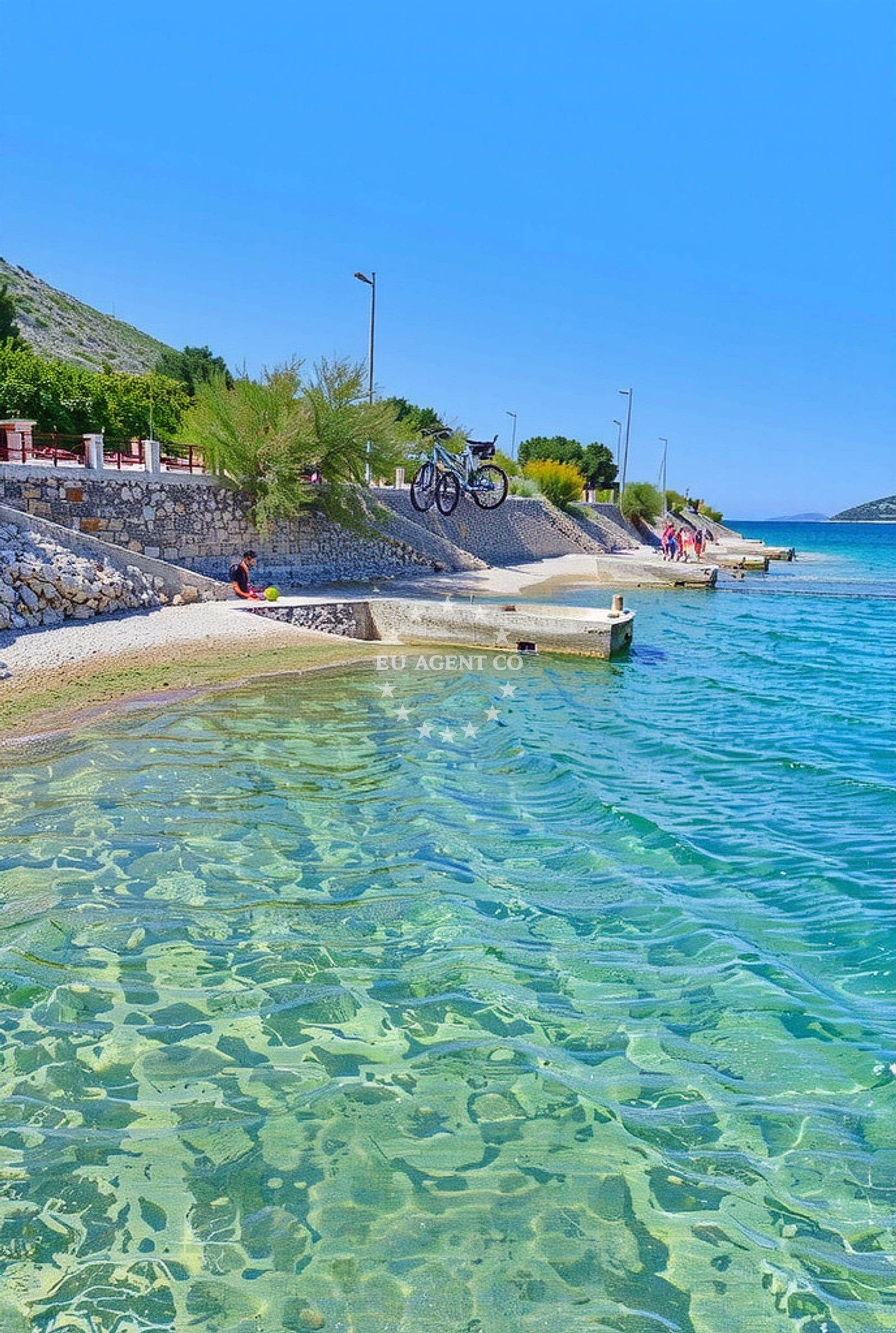 Beach facilities and surroundings at Šparadići istok, Grebaštica Beach in Šparadići istok