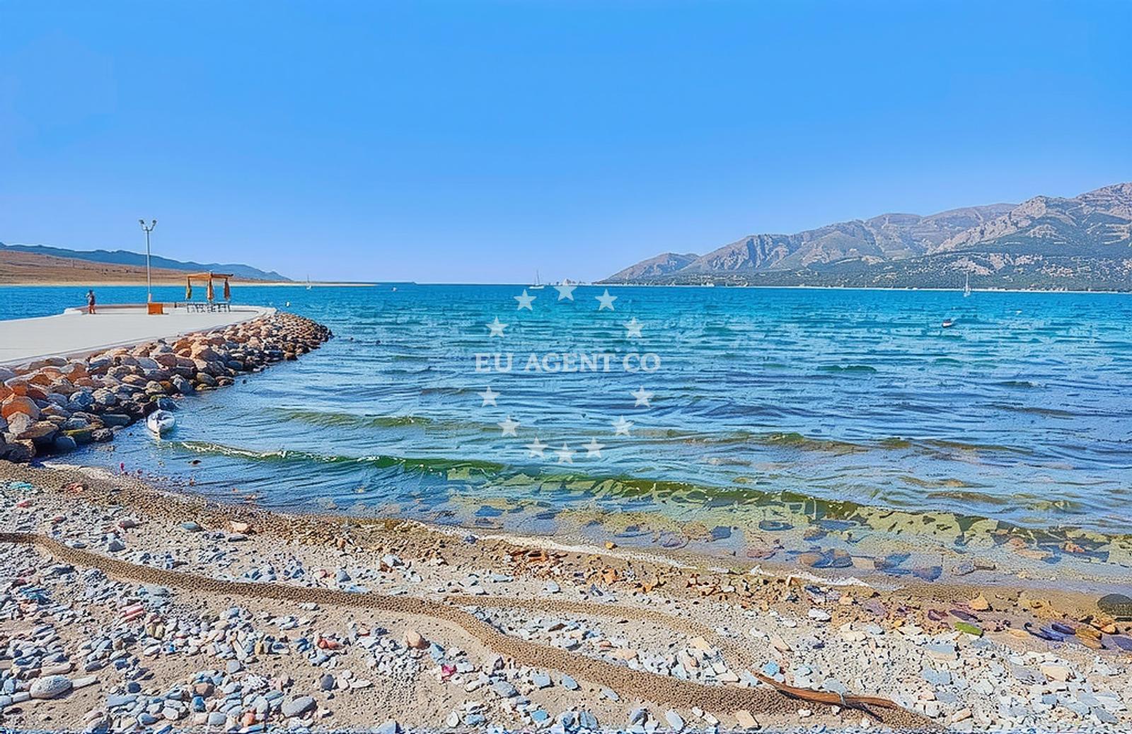 Beach facilities and surroundings at Srce, Rovanjska Beach in Srce
