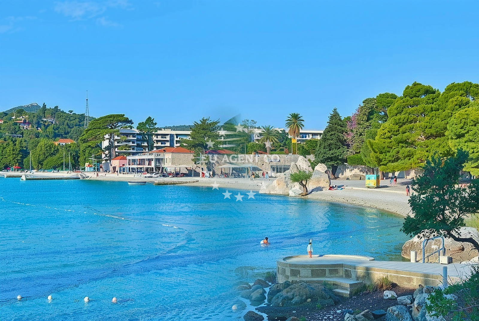 Shoreline and swimming area at Srebreno: beaches and coves (1) in Srebreno