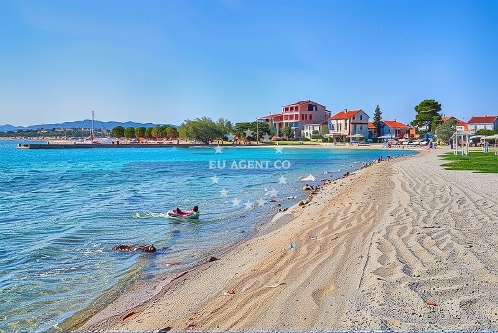 Shoreline and swimming area at Srima: beaches and coves (6) in Srima