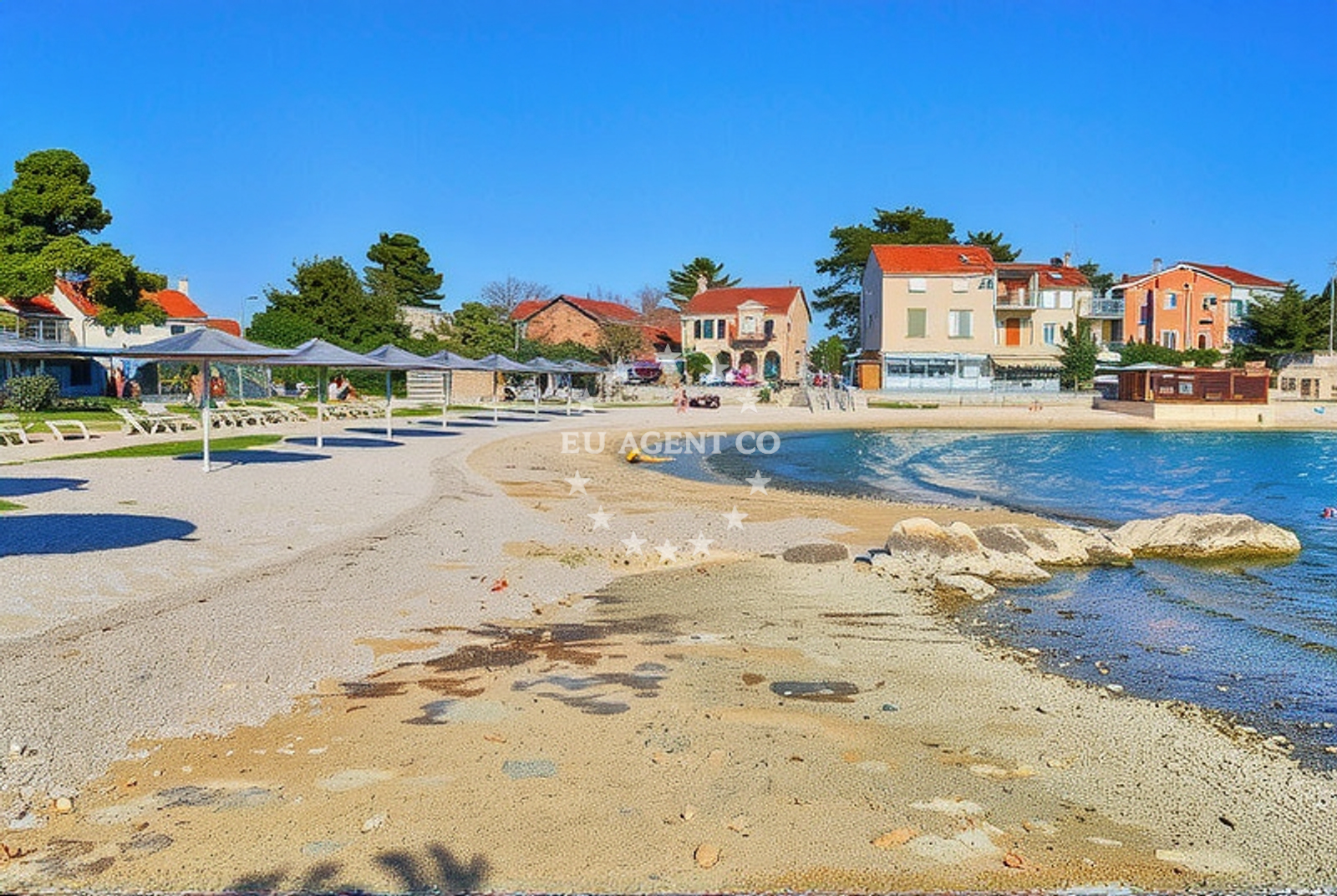 Beach facilities and surroundings at Srima: beaches and coves (6) in Srima