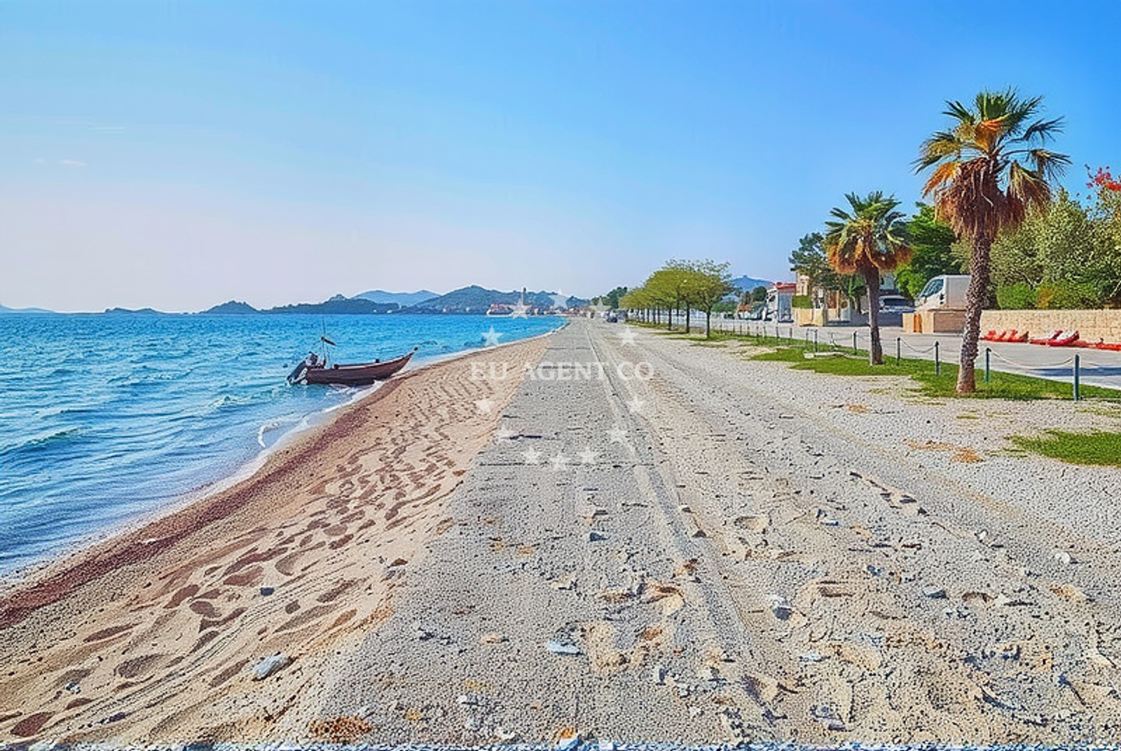 Beach facilities and surroundings at Srima sjever, Srima Beach in Srima sjever