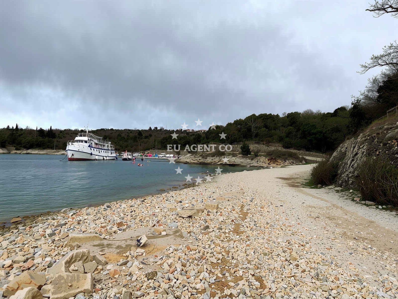 Sea and coastal view of St. Fuska beach in Pava Žužića 26, Pinezići, Krk