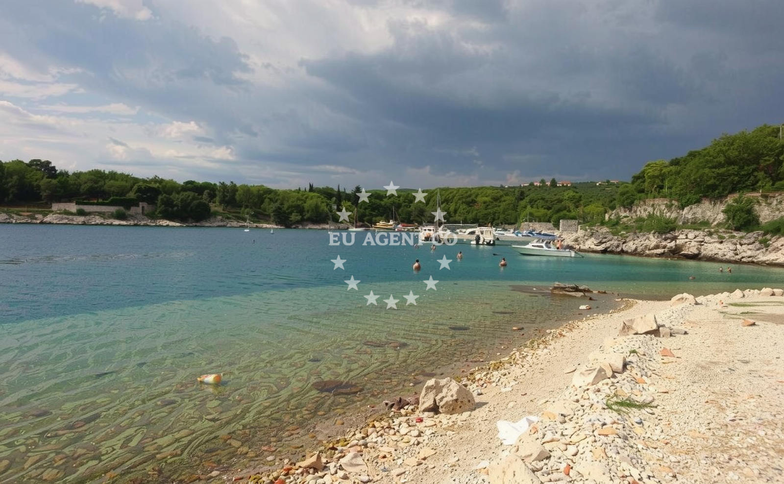 Beach facilities and surroundings at St. Fuska beach in Pava Žužića 26, Pinezići, Krk