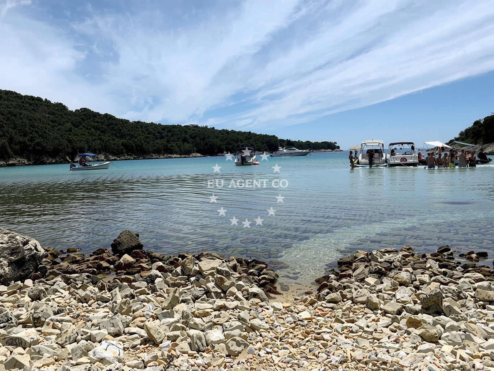Beach facilities and surroundings at St. Mara II beach in Kampor 314, Rab