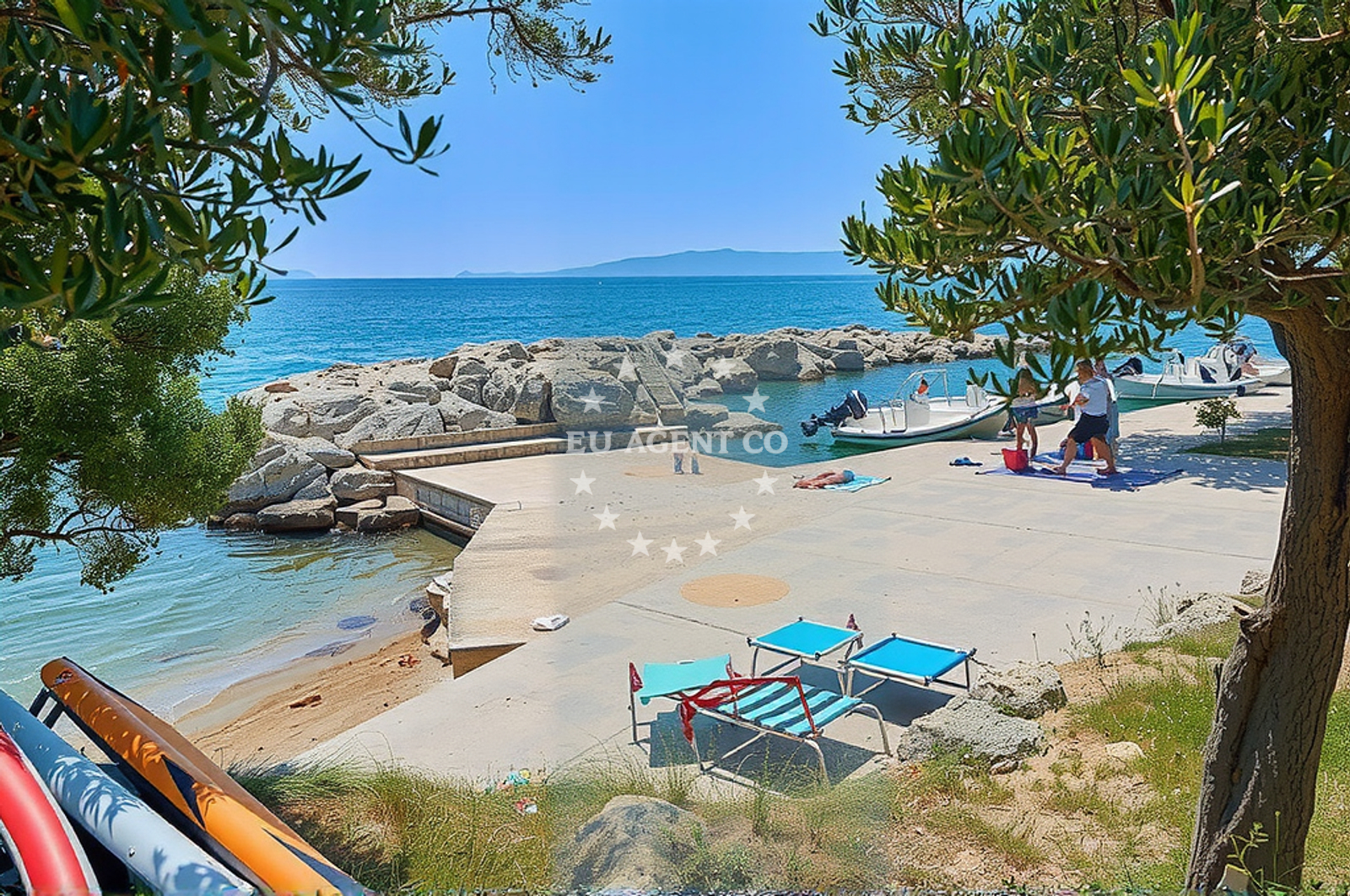 Additional view of Stara Gavza, Cres (Cres) Beach in Stara Gavza