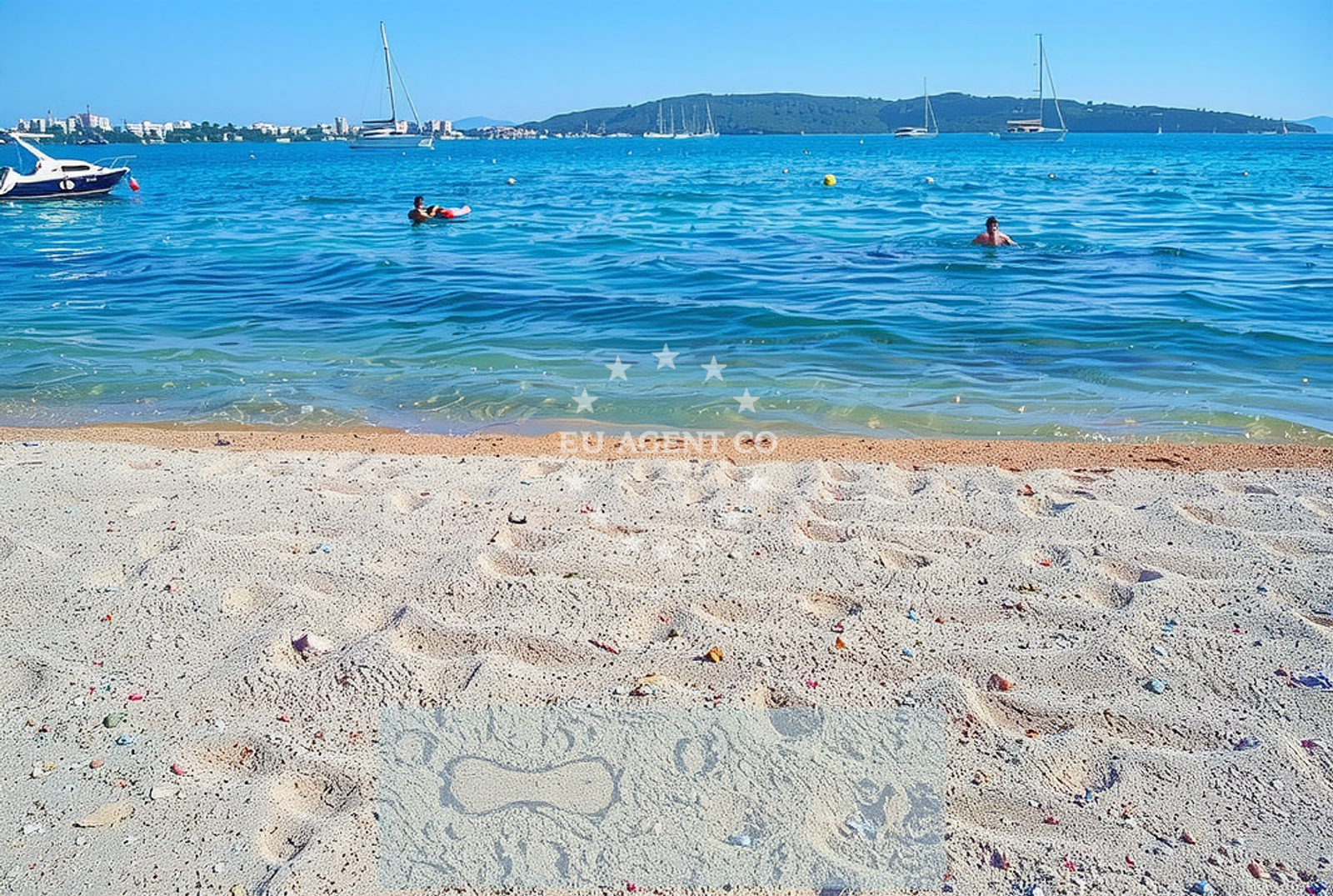 Shoreline and swimming area at Stara škola, Kaštel Kambelovac Beach in Stara škola