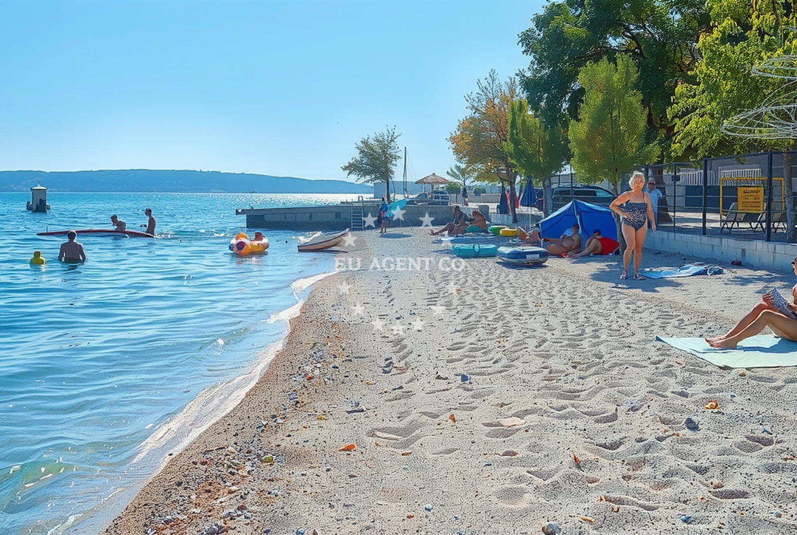 Beach facilities and surroundings at Stara škola, Kaštel Kambelovac Beach in Stara škola
