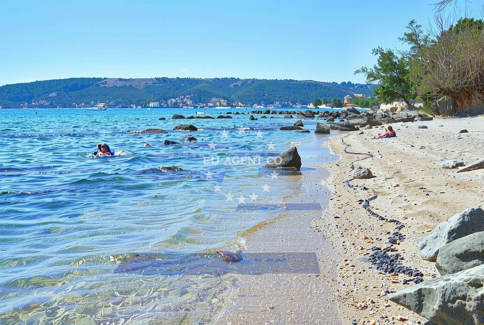 Beach facilities and surroundings at Stari Resnik, Kaštel Štafilić Beach in Stari Resnik