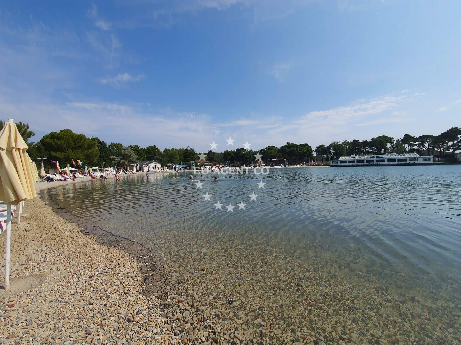 Overview of Stella Maris Plaza in Stella Maris 8a, Umag